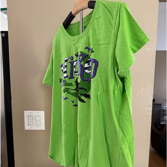 Womens Neon Green Flying Wicked Witch & Bats & T-Shirt - Picture 5 of 12